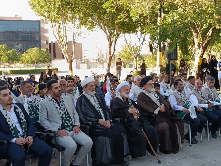 تصاویر/برپایی بیرق علوی بر فراز بوستان ملت شهر اراک
