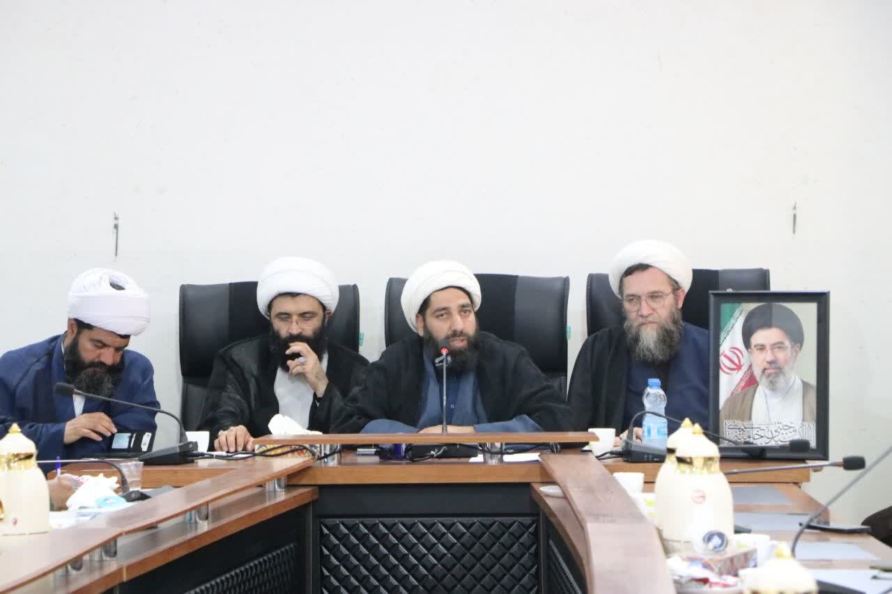 نشست نماینده ویژه رهبر معظم انقلاب با علمای اهل سنت هرمزگان