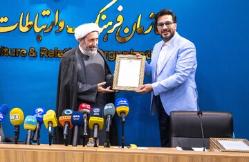 تصاویر/  نشست خبری پاسداشت دستاوردهای جهانی برنامه قرآنی محفل