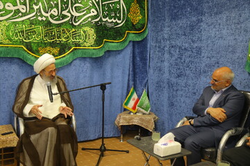هر حرف و عملی که به انسجام ملّی خدشه وارد کند، خیانت است