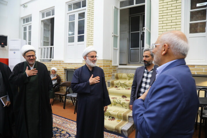 Il capo dell’Ufficio del Presidente della Repubblica incontra l’Ayatollah Seyyed Mousa Shubairi Zanjani