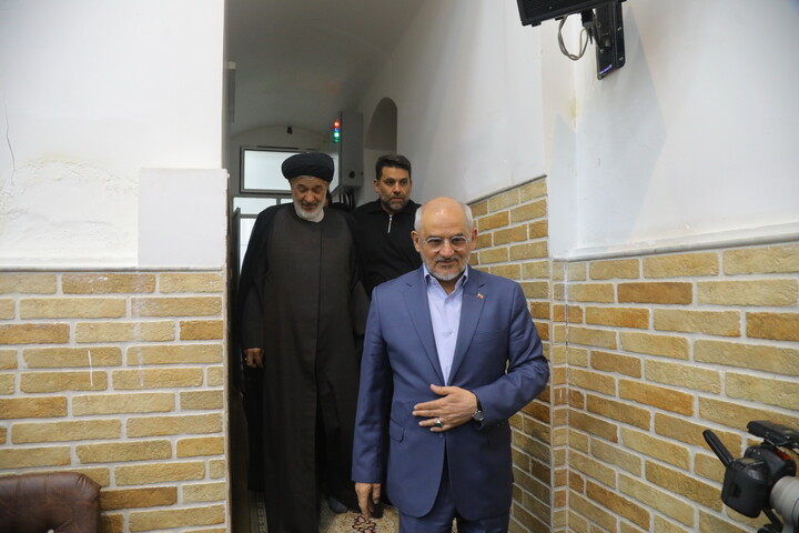 Il capo dell’Ufficio del Presidente della Repubblica incontra l’Ayatollah Seyyed Mousa Shubairi Zanjani