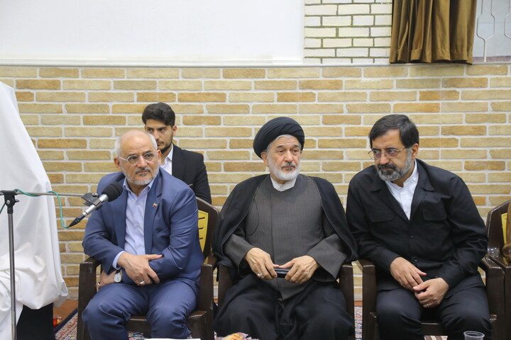 تصاویر / دیدار رئیس دفتر رئیس‌جمهور با آیت‌الله‌العظمی شبیری زنجانی