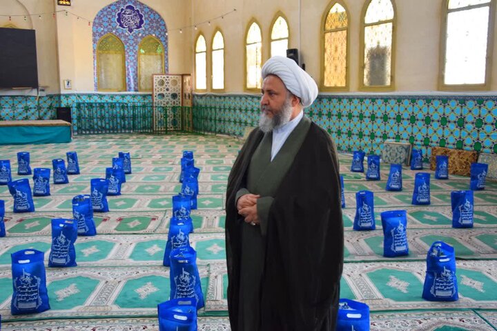 غباروبی ضریح مطهر حضرت باب المراد علیه السلام