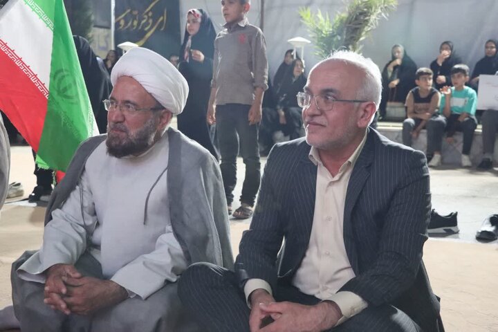 تصاویر/ حضور پرشور کودکان، نوجوانان و مردان و زنان انقلابی و ولایی شهرستان اشکذر در هشتاد و ششمین شب از حماسه حضور
