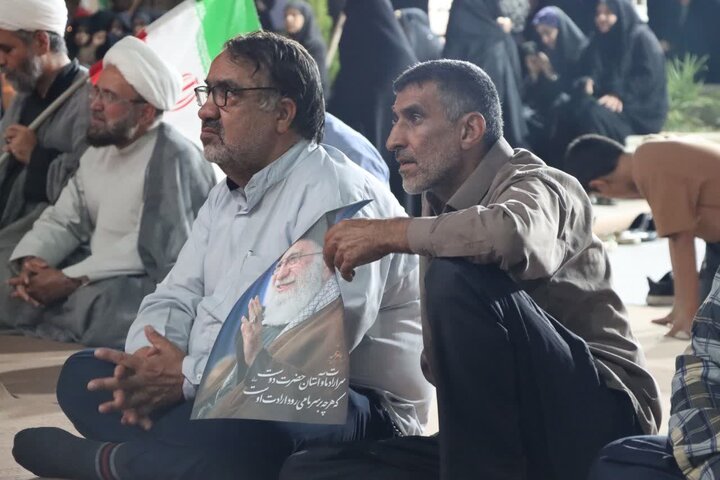 تصاویر/ حضور پرشور کودکان، نوجوانان و مردان و زنان انقلابی و ولایی شهرستان اشکذر در هشتاد و ششمین شب از حماسه حضور