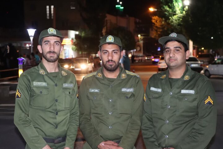 تصاویر/ حضور پرشور کودکان، نوجوانان و مردان و زنان انقلابی و ولایی شهرستان اشکذر در هشتاد و ششمین شب از حماسه حضور