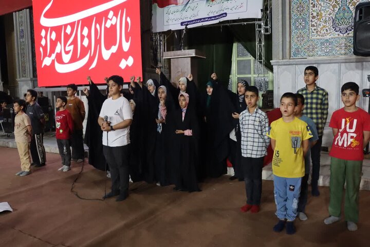 تصاویر/ حضور پرشور کودکان، نوجوانان و مردان و زنان انقلابی و ولایی شهرستان اشکذر در هشتاد و ششمین شب از حماسه حضور