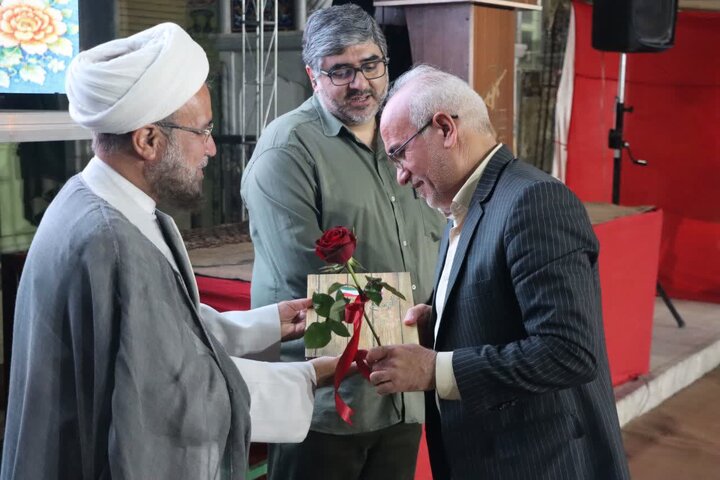 تصاویر/ حضور پرشور کودکان، نوجوانان و مردان و زنان انقلابی و ولایی شهرستان اشکذر در هشتاد و ششمین شب از حماسه حضور