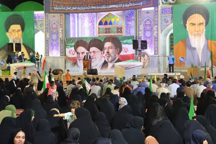 تصاویر/ راهپیمایی بافقی ها با حضور امام جمعه بافق و مردم همیشه در صحنه شهرستان در بلوار وحشی بافقی