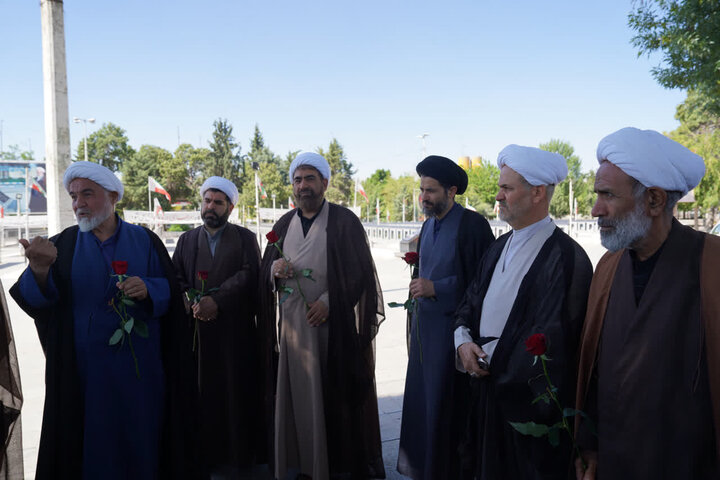 تصاویر / تجدید میثاق مدیر ،اساتید ،ومدیران مدارس علمیه استان قزوین با شهدا