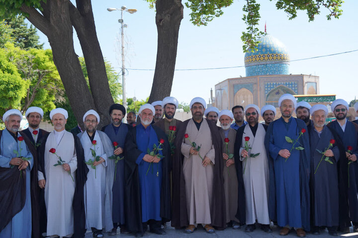تصاویر / تجدید میثاق مدیر ،اساتید ،ومدیران مدارس علمیه استان قزوین با شهدا