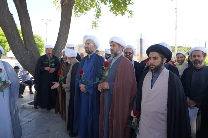 تصاویر / تجدید میثاق مدیر ،اساتید ،ومدیران مدارس علمیه استان قزوین با شهدا