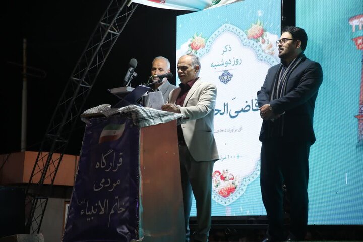 تصاویر/  میدان ولایت فقیه ارومیه شامگاه دوشنبه؛ صحنه تجدید بیعت با رهبری و انزجار از آمریکا