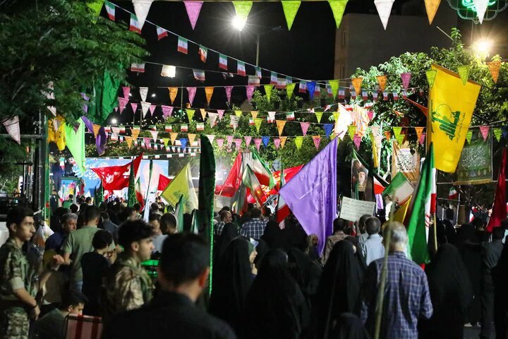 تصاویر/ اجتماع مردمی «شب‌های اقتدار» مردم غیرت‌مند شهر سمنان در معراج الشهدای