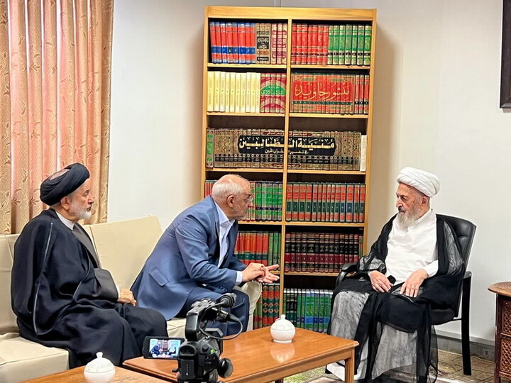 Le grand Ayatollah Sobhani appelle à l’unité nationale et à la résilience économique face aux défis actuels
