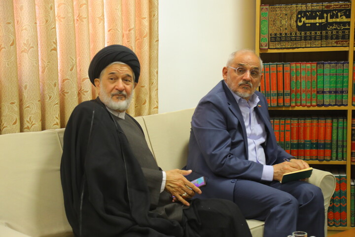 تصاویر / دیدار رئیس دفتر رئیس‌جمهور با آیت‌الله‌العظمی سبحانی