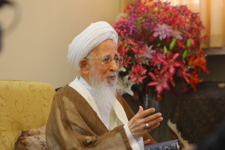 تصاویر / دیدار رئیس دفتر رئیس‌جمهور با آیت‌الله‌العظمی جوادی آملی