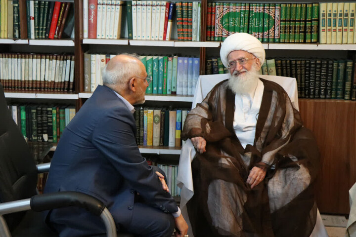 تصاویر / دیدار رئیس دفتر رئیس‌جمهور با آیت‌الله‌العظمی نوری همدانی
