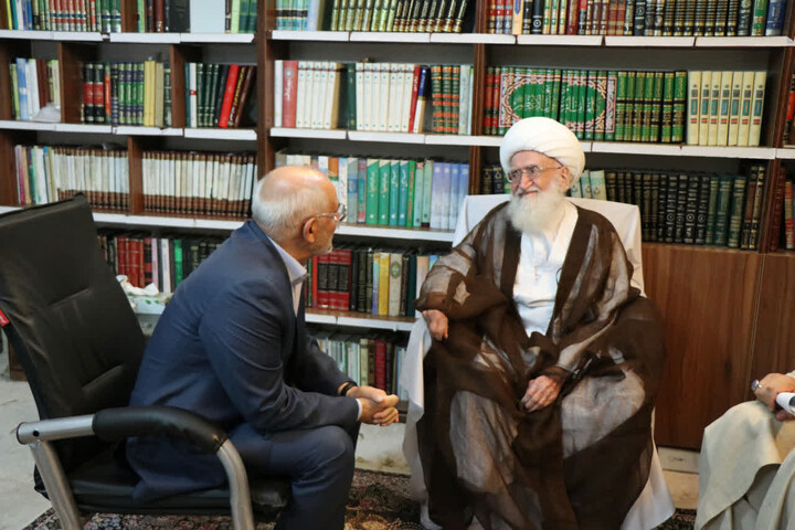 تصاویر / دیدار رئیس دفتر رئیس‌جمهور با آیت‌الله‌العظمی نوری همدانی