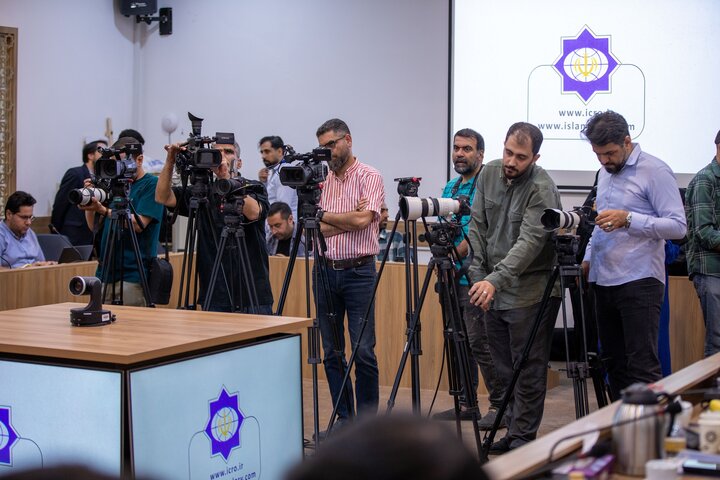 تصاویر/  نشست خبری پاسداشت دستاوردهای جهانی برنامه قرآنی محفل