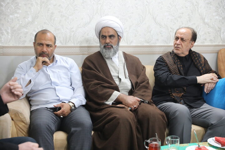 دیدار نایب رئیس مجلس با خانواده شهیدان میری در ملارد