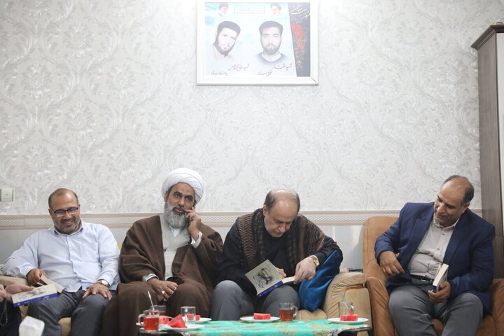 دیدار نایب رئیس مجلس با خانواده شهیدان میری در ملارد