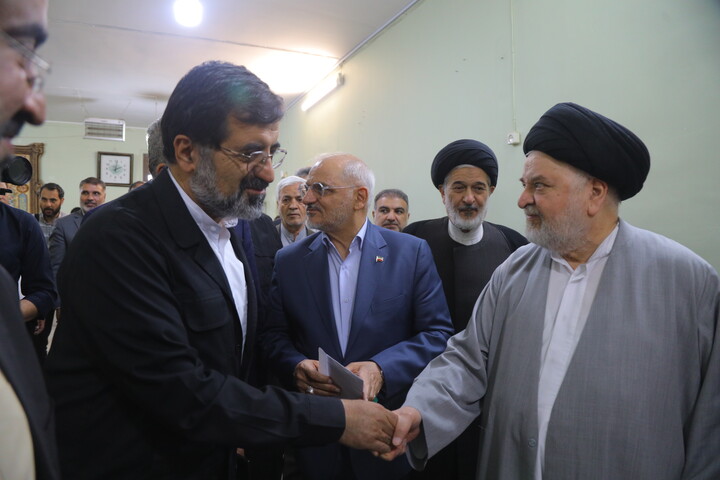تصاویر / دیدار رئیس دفتر رئیس‌جمهور با نماینده آیت الله العظمی سیستانی در ایران