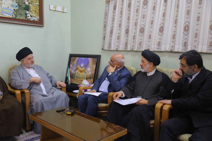 تصاویر / دیدار رئیس دفتر رئیس‌جمهور با نماینده آیت الله العظمی سیستانی در ایران