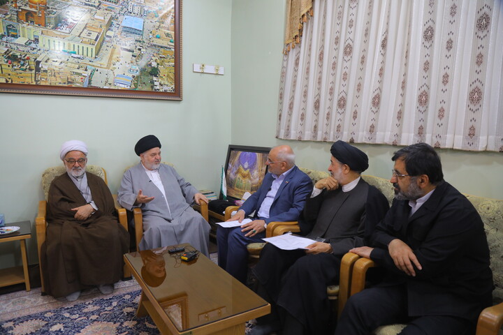 تصاویر / دیدار رئیس دفتر رئیس‌جمهور با نماینده آیت الله العظمی سیستانی در ایران