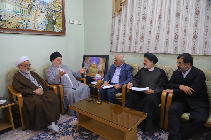 تصاویر / دیدار رئیس دفتر رئیس‌جمهور با نماینده آیت الله العظمی سیستانی در ایران