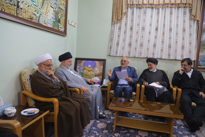 تصاویر / دیدار رئیس دفتر رئیس‌جمهور با نماینده آیت الله العظمی سیستانی در ایران