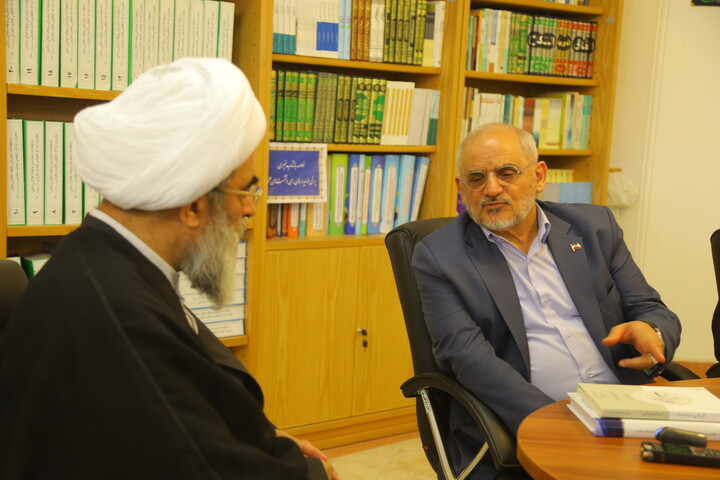 تصاویر / دیدار رئیس دفتر رئیس‌جمهور با آیت‌الله‌ فاضل لنکرانی