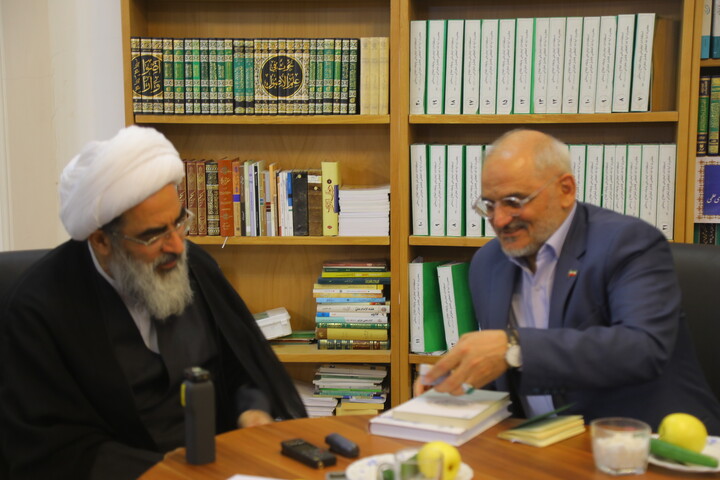 تصاویر / دیدار رئیس دفتر رئیس‌جمهور با آیت‌الله‌ فاضل لنکرانی