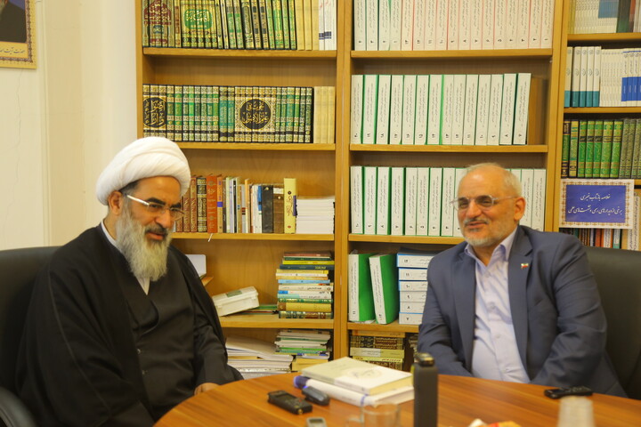 تصاویر / دیدار رئیس دفتر رئیس‌جمهور با آیت‌الله‌ فاضل لنکرانی