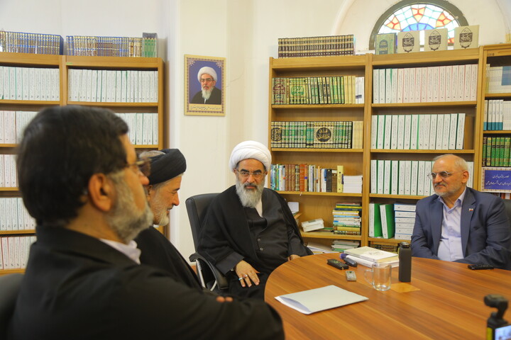 تصاویر / دیدار رئیس دفتر رئیس‌جمهور با آیت‌الله‌ فاضل لنکرانی