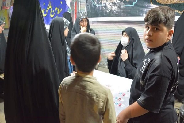 از «نحن منتقمون» تا عید غدیر؛ غرفه‌های بنیاد غدیر کرمانشاه پاتوق ترویج ولایت شد+تصاویر