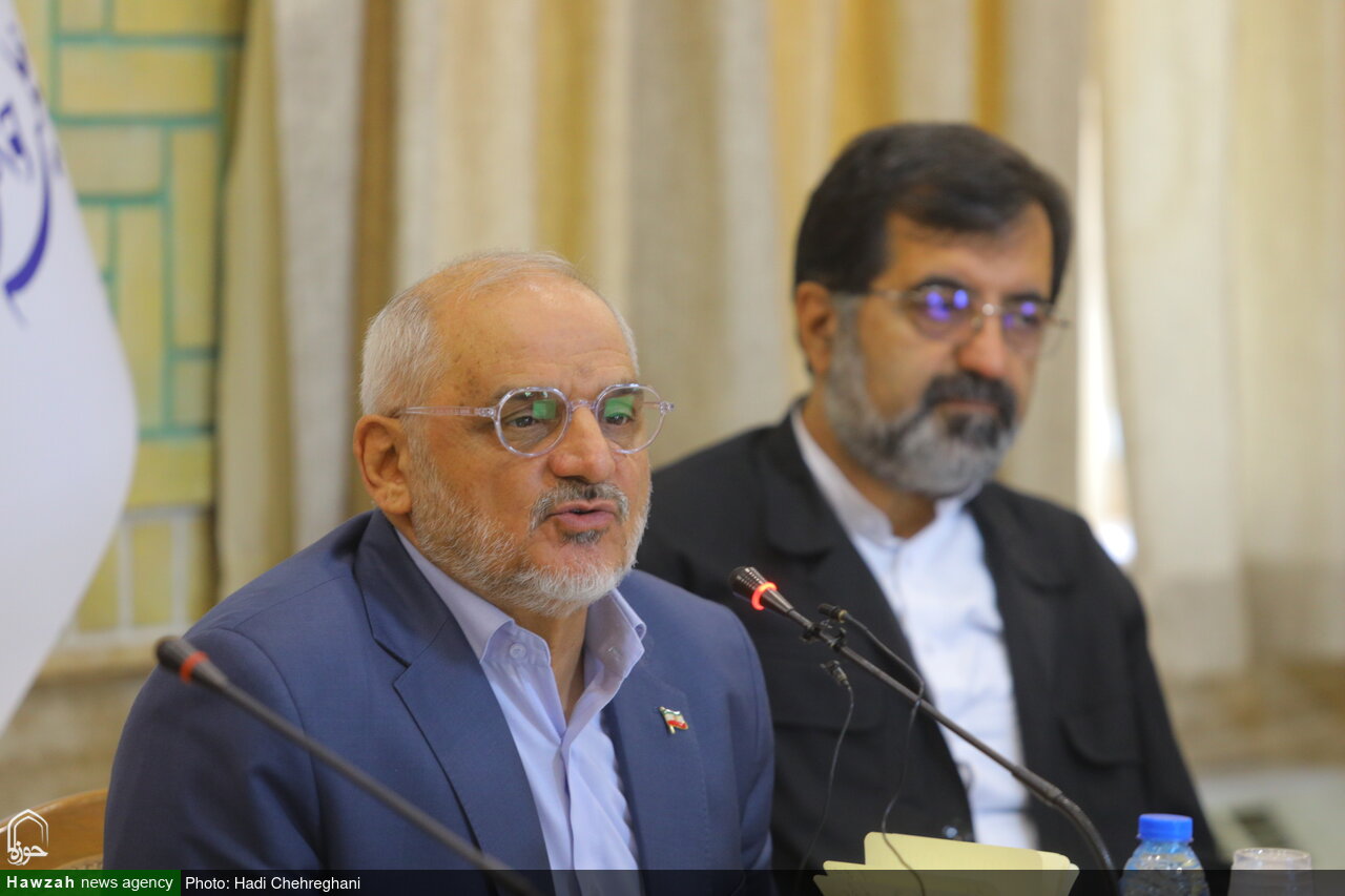گزارشی از نشست مسئولان نهادهای حوزوی با رئیس دفتر رئیس جمهور/ برقعی: بانوان حوزوی در خط مقدم مواجهه با گسستهای اجتماعی هستند