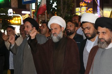 تصاویر/ تداوم حضور شبانه مردم قرچک در سنگر خیابان