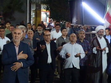 تصاویر/  همزمان با دهه امامت؛ میدان اصلی شهرستان چهاربرج صحنه فریادهای مرگ بر آمریکا و تجدید بیعت با رهبری