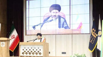 تبلیغ دینی باید به گفتمان‌سازی جهانی معارف اهل‌بیت(ع) منجر شود