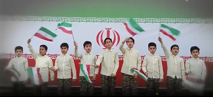 فیلم | گزارشی از فعالیت های گروه سرود  نوجوانان پیشران در اجتماعات مردمی قم