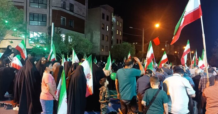 تصاویر/ تقدیر فرمانده سپاه تهران از حضور حماسی نمازگزاران مسجد المهدی(ع) در دفاع از انقلاب و وطن