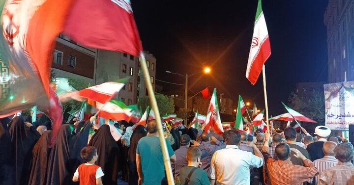 تصاویر/ تقدیر فرمانده سپاه تهران از حضور حماسی نمازگزاران مسجد المهدی(ع) در دفاع از انقلاب و وطن
