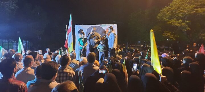 تصاویر/ تقدیر فرمانده سپاه تهران از حضور حماسی نمازگزاران مسجد المهدی(ع) در دفاع از انقلاب و وطن