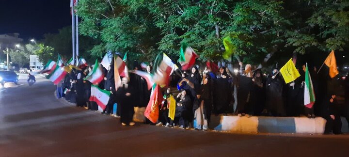 تصاویر/ تقدیر فرمانده سپاه تهران از حضور حماسی نمازگزاران مسجد المهدی(ع) در دفاع از انقلاب و وطن