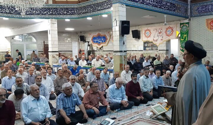 تصاویر/ تقدیر فرمانده سپاه تهران از حضور حماسی نمازگزاران مسجد المهدی(ع) در دفاع از انقلاب و وطن