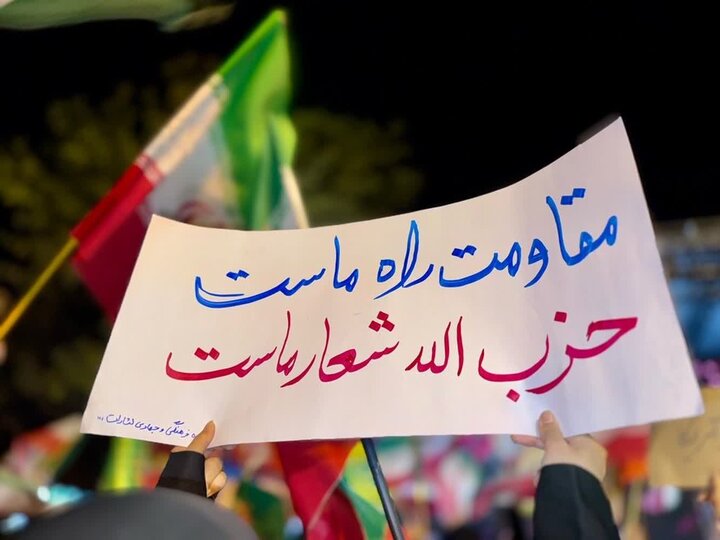تصاویر/ تداوم حضور شبانه مردم قرچک در سنگر خیابان