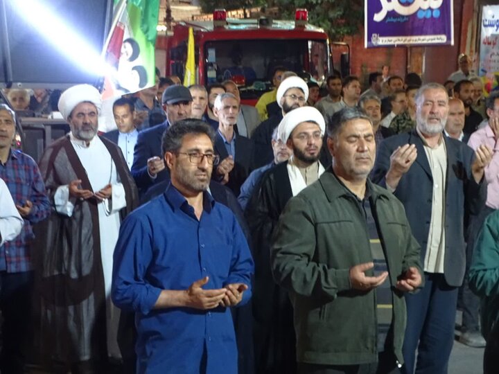 تصاویر/  همزمان با دهه امامت؛ میدان اصلی شهرستان چهاربرج صحنه فریادهای مرگ بر آمریکا و تجدید بیعت با رهبری