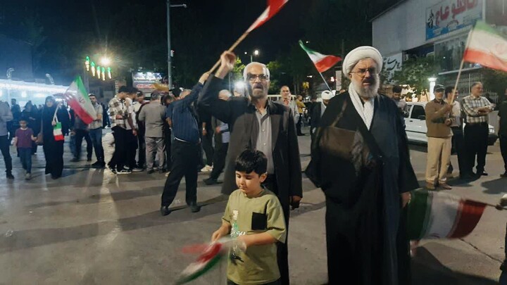 تصاویر / قیام مردم ملایر در خیابان‌های شهر
